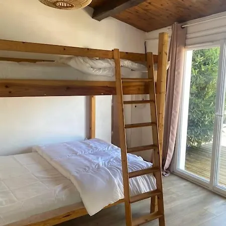 Maison Situee A 150m De La De La Madeleine نوارموتيير أون ليل